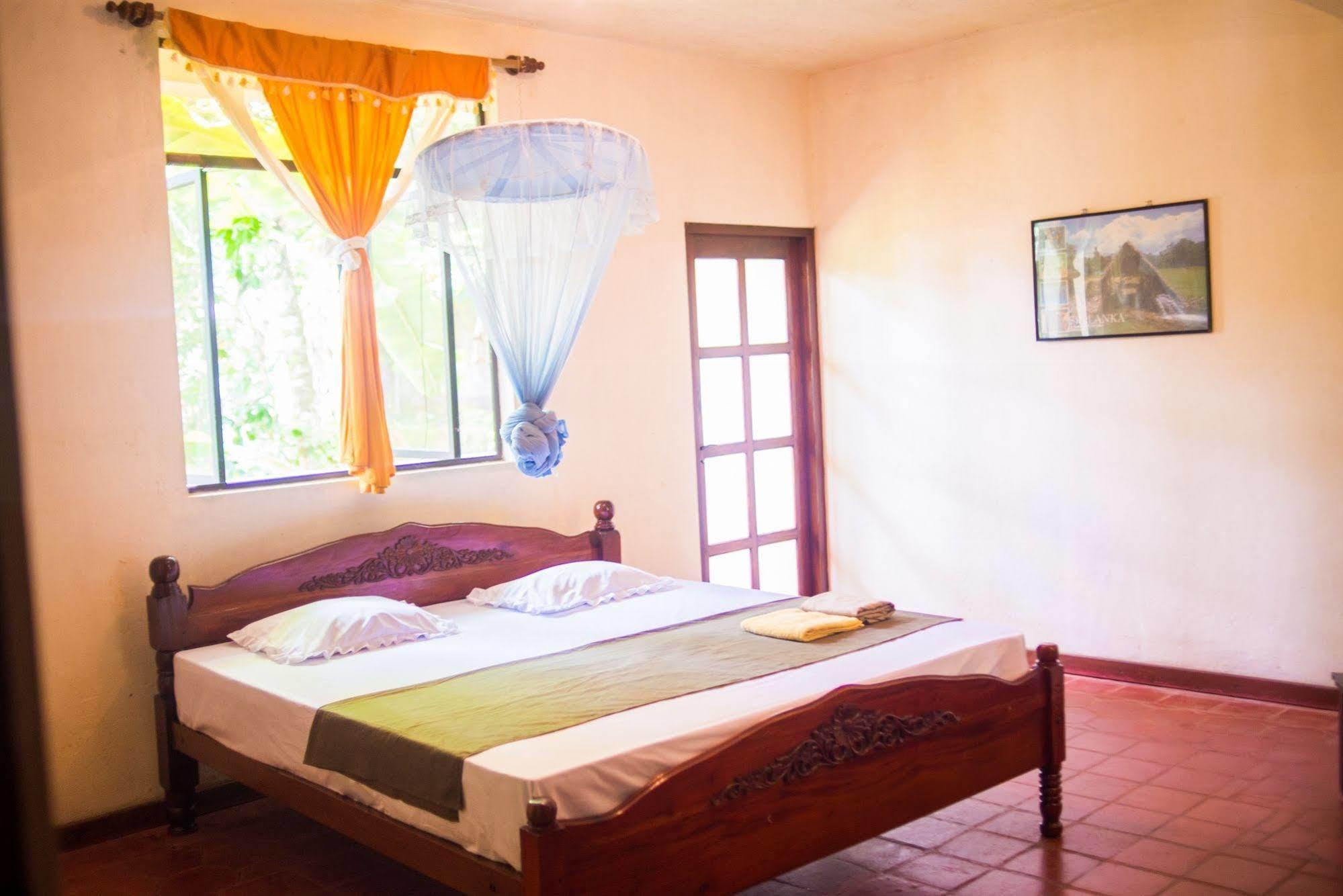 Hotel Gem Land Ratnapura Exterior photo