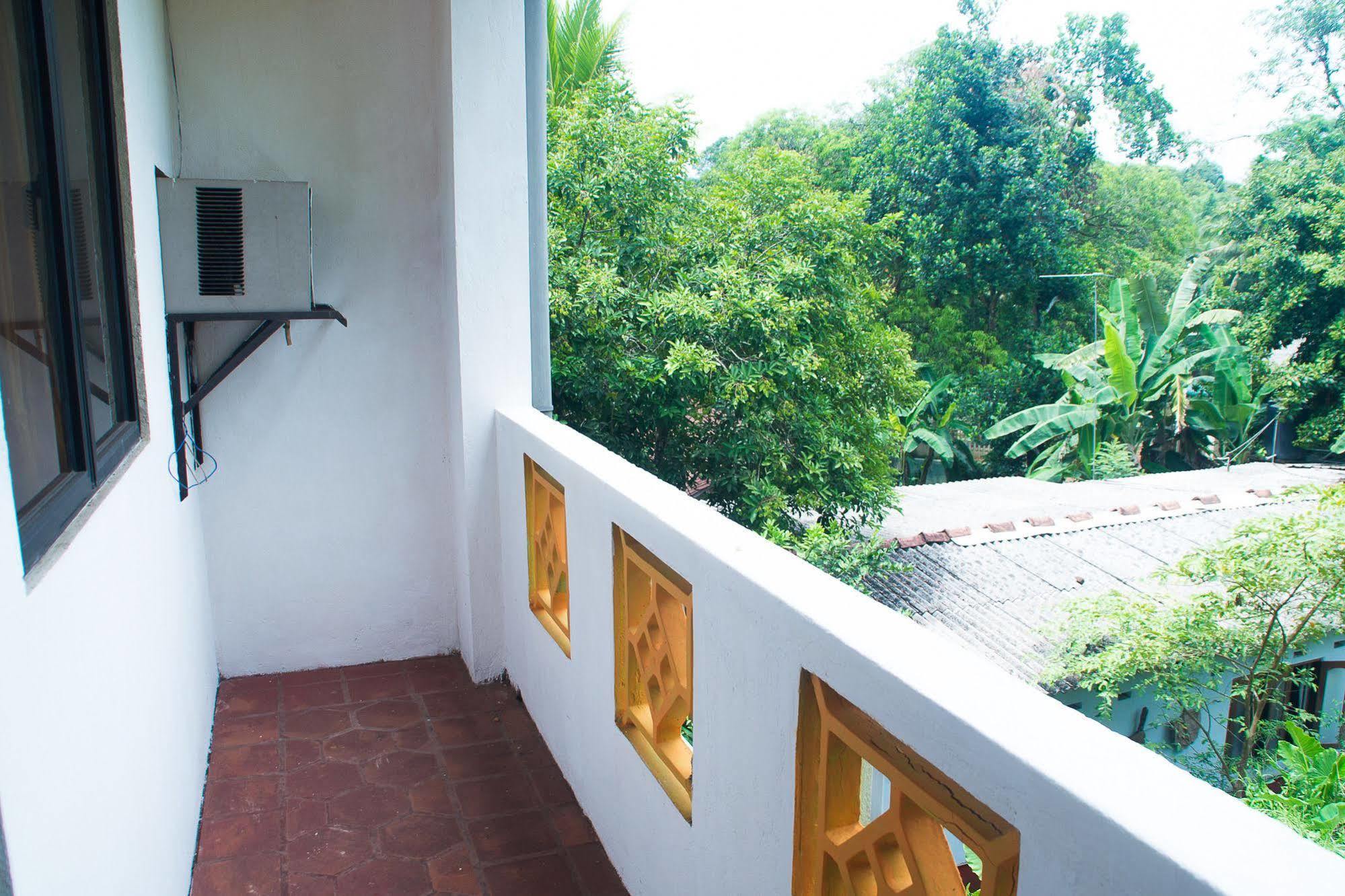 Hotel Gem Land Ratnapura Exterior photo