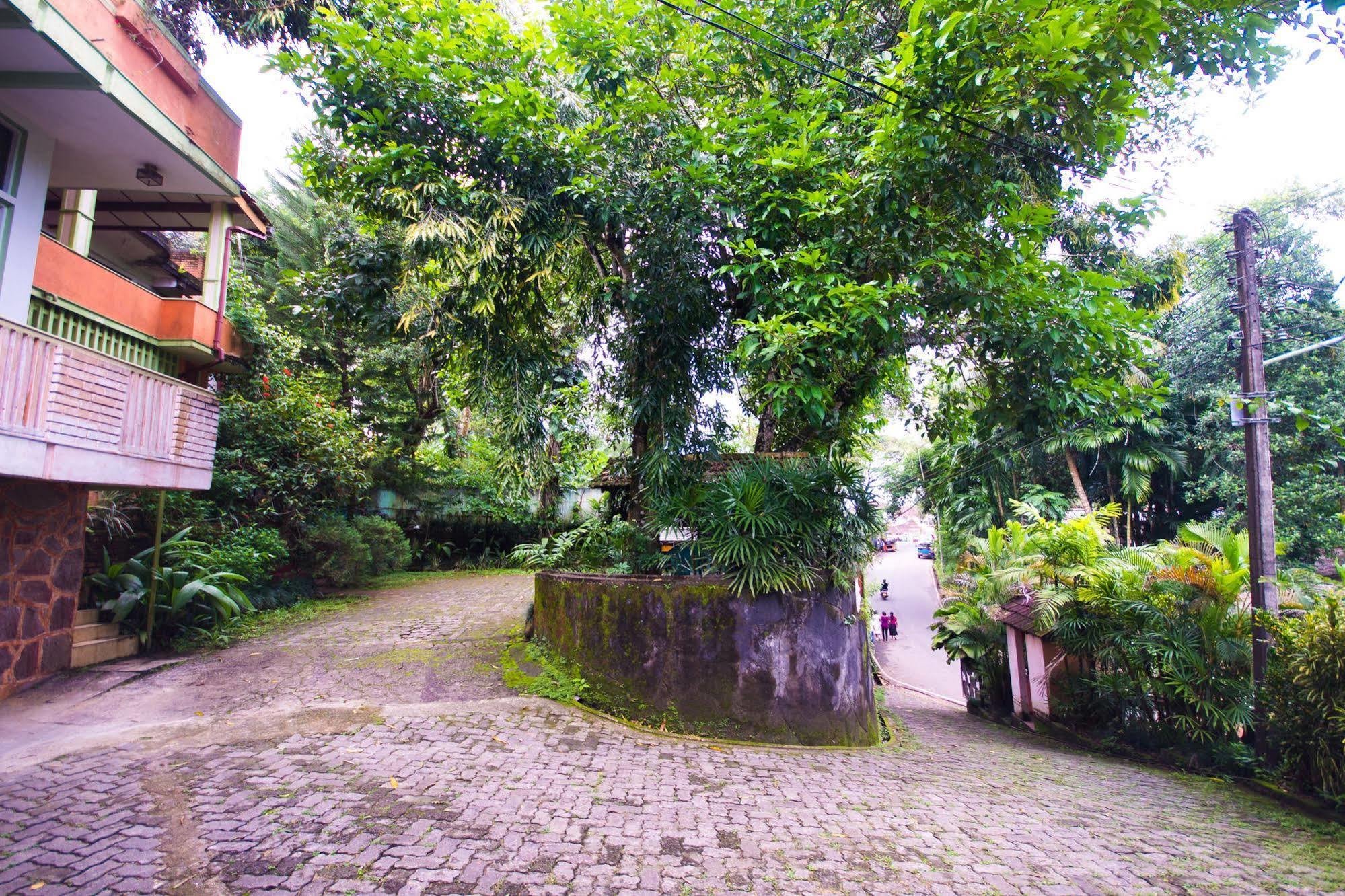 Hotel Gem Land Ratnapura Exterior photo
